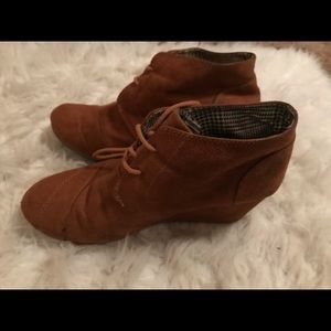 Women’s Bongo Suede Wedge Booties